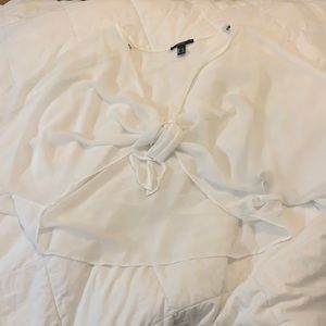 ✨5x$25✨White tie in knot blouse